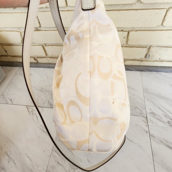Like New Rare Coach Signature C's White & Cream Shoulder Bag Purse - Picture 7 of 16